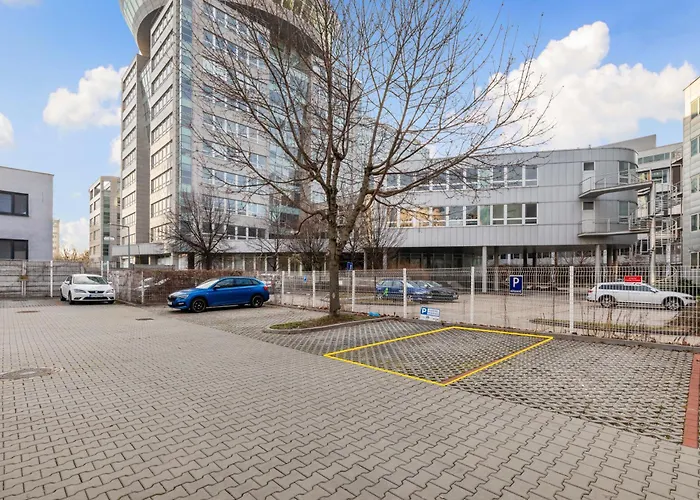 Lam Safari - Balcony - Ac - Free Parking Apartment Bratislava