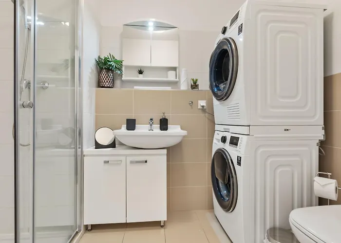 Lam Safari - Balcony - Ac - Free Parking Apartment