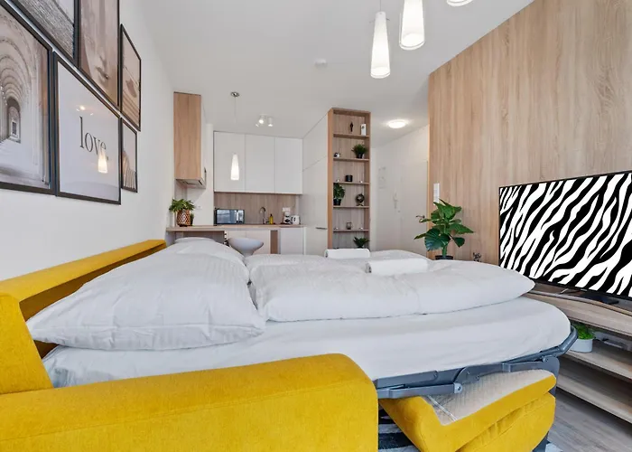 Lam Safari - Balcony - Ac - Free Parking Apartment