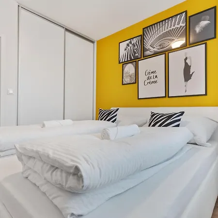 Lam Safari - Balcony - Ac - Free Parking Μπρατισλάβα