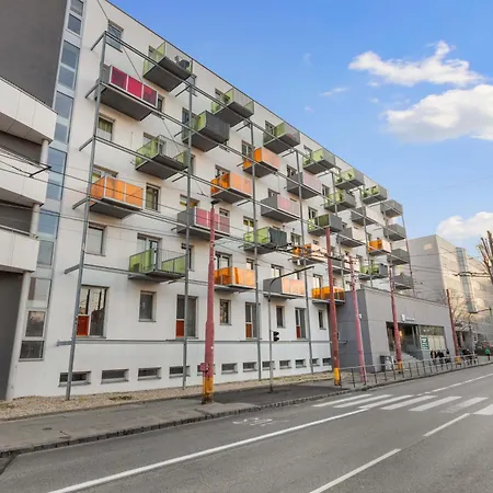 Lam Safari - Balcony - Ac - Free Parking * Μπρατισλάβα