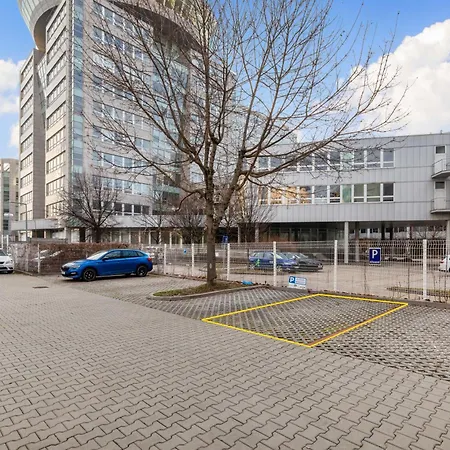 Lam Safari - Balcony - Ac - Free Parking Appartement Bratislava